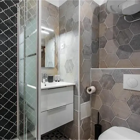 Appartement Cmg Place De Clichy - Metro Europe Paris